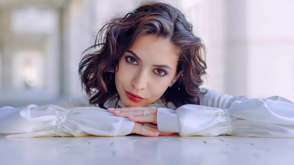 Обои на рабочий стол: Нежный взгляд