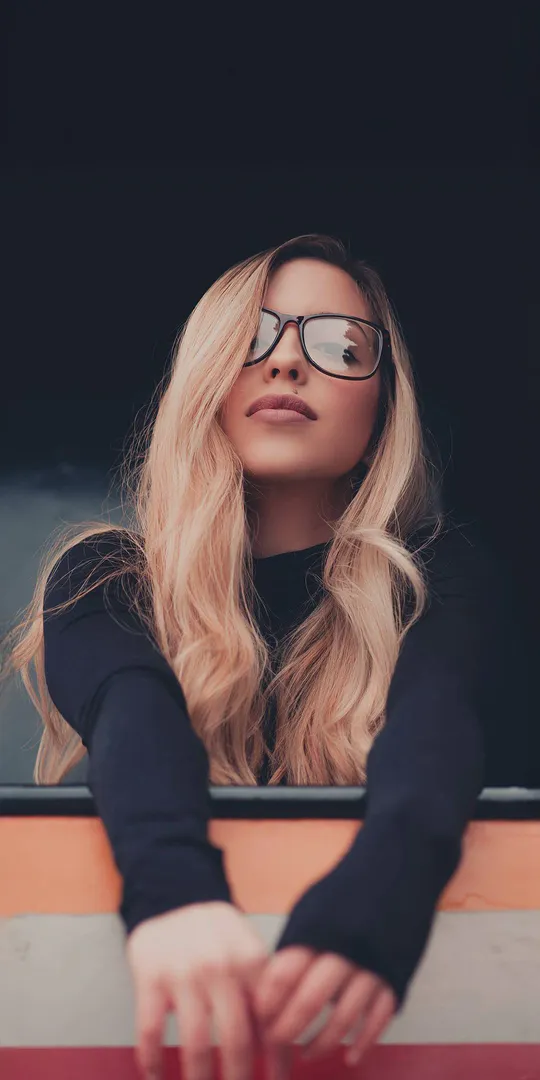 Шпалери на телефон: Портрет білявка