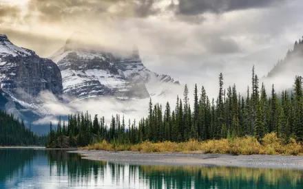 Сосновый лес, Размышления, Туман, Горы, Снег, Осень, Пасмурно, Спокойствие, Берег реки