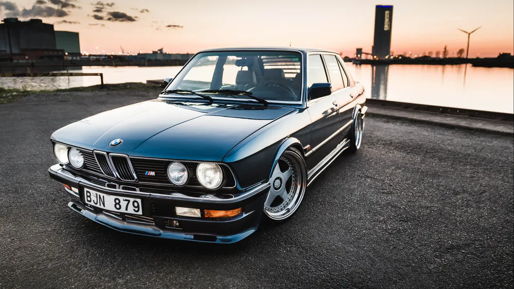 Wallpaper BMW E28 1024x1024