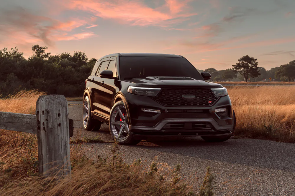 Обои Ford Explorer ST 1080x1920