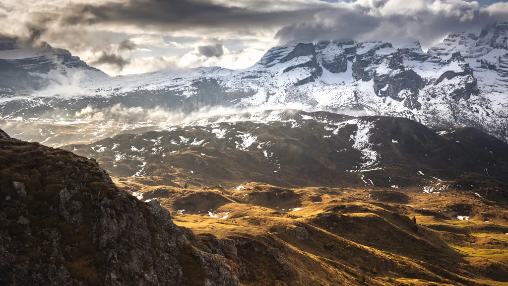 Обои на рабочий стол: Альпийский свет