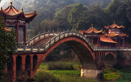Китайский, Арочный, Красные крыши, Каменные арки, Лесной пейзаж, Река, Традиционный