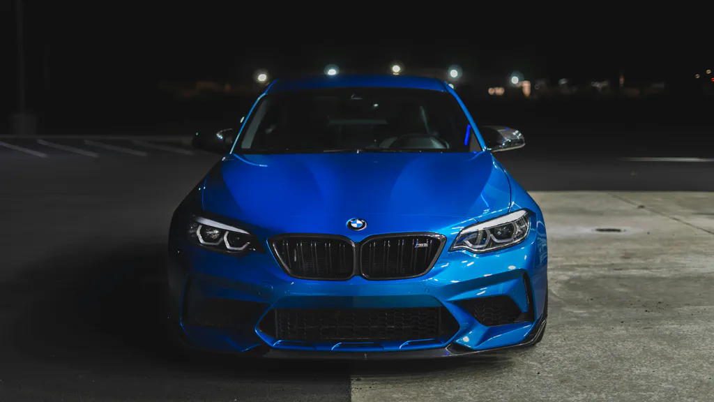Обои на рабочий стол: Синий BMW M2