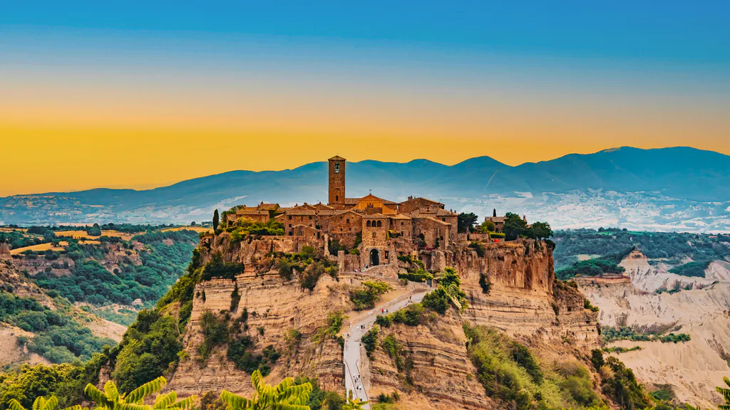 Обои на рабочий стол: Civita Di Bagnoregio