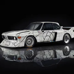 Черный BMW на улице