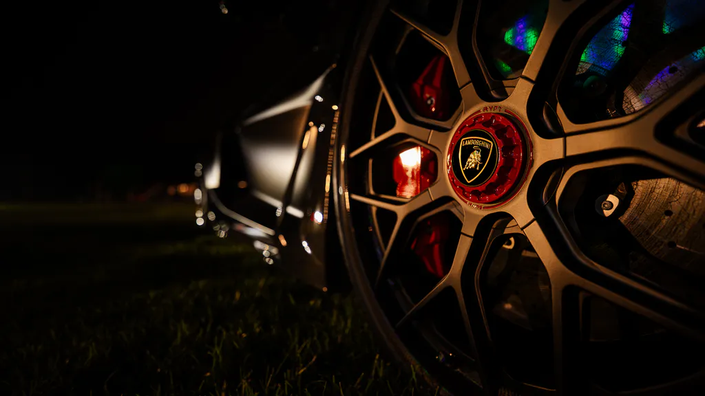 Шпалери для робочого столу: Нічний диск Lamborghini