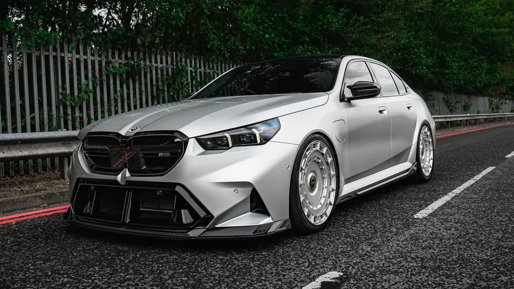 Обои на рабочий стол: BMW M5