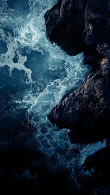 Океан, Морські хвилі, Прибій, Скелястий берег, Блакитна вода, Темні скелі, Піна
