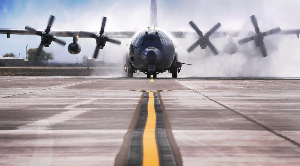 Wallpaper Lockheed C 130 Hercules 2560x1440