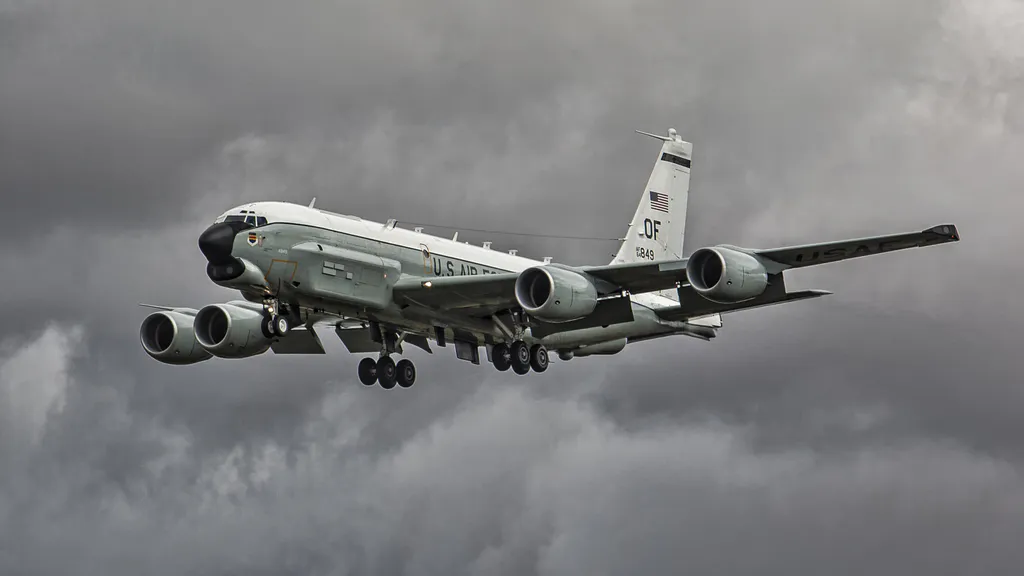 Шпалери для робочого столу: Boeing RC 135