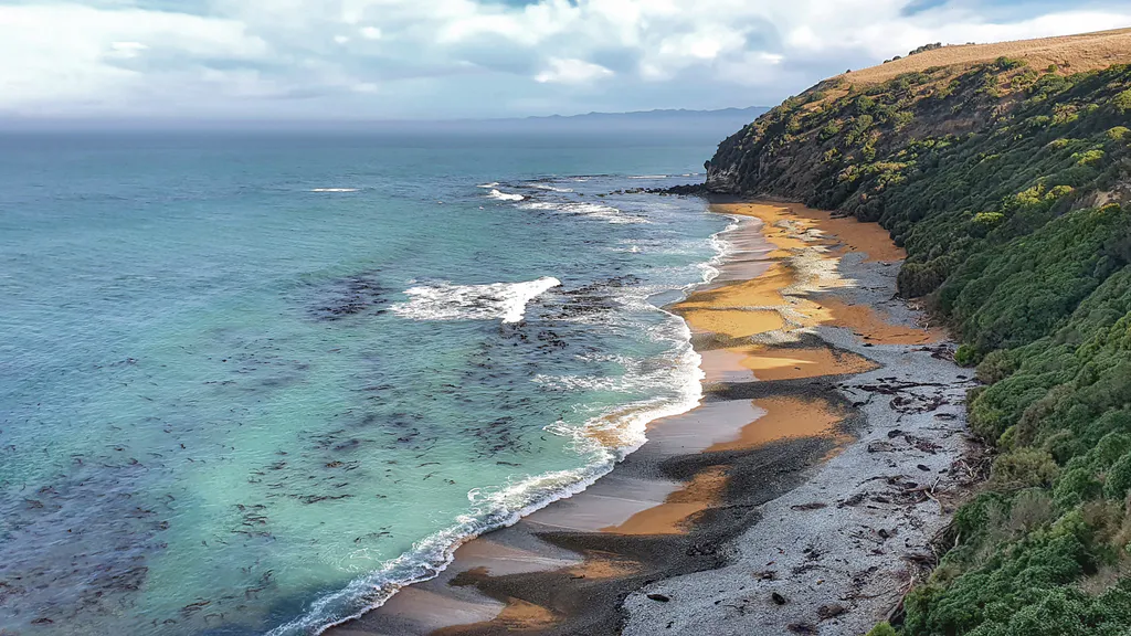 Обои на рабочий стол: Тихий морской берег