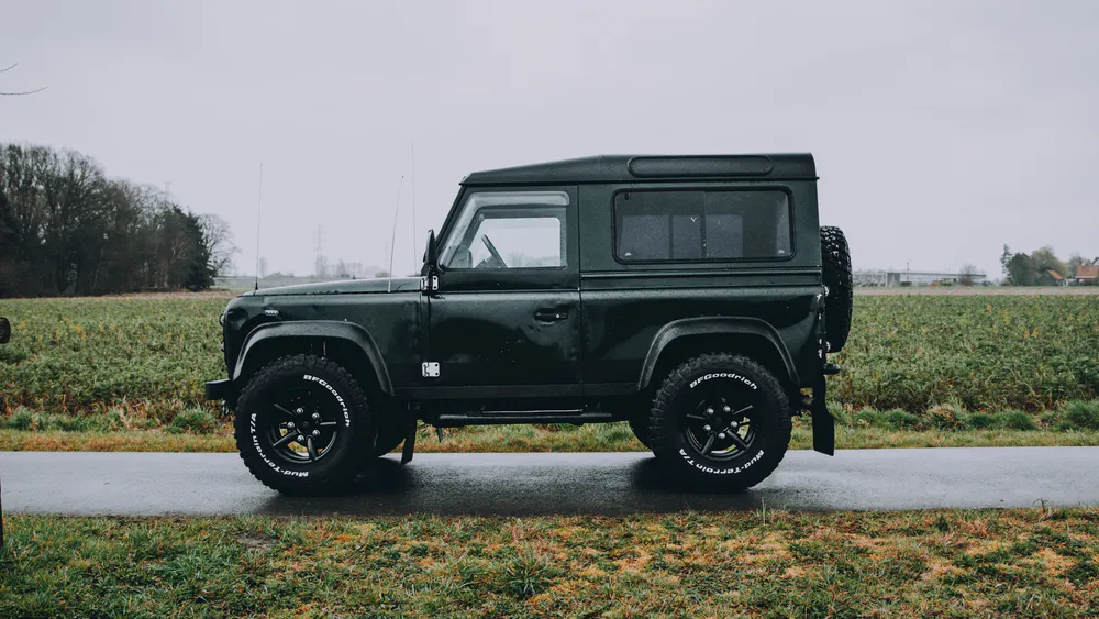 Wallpaper Land Rover 2560x2048