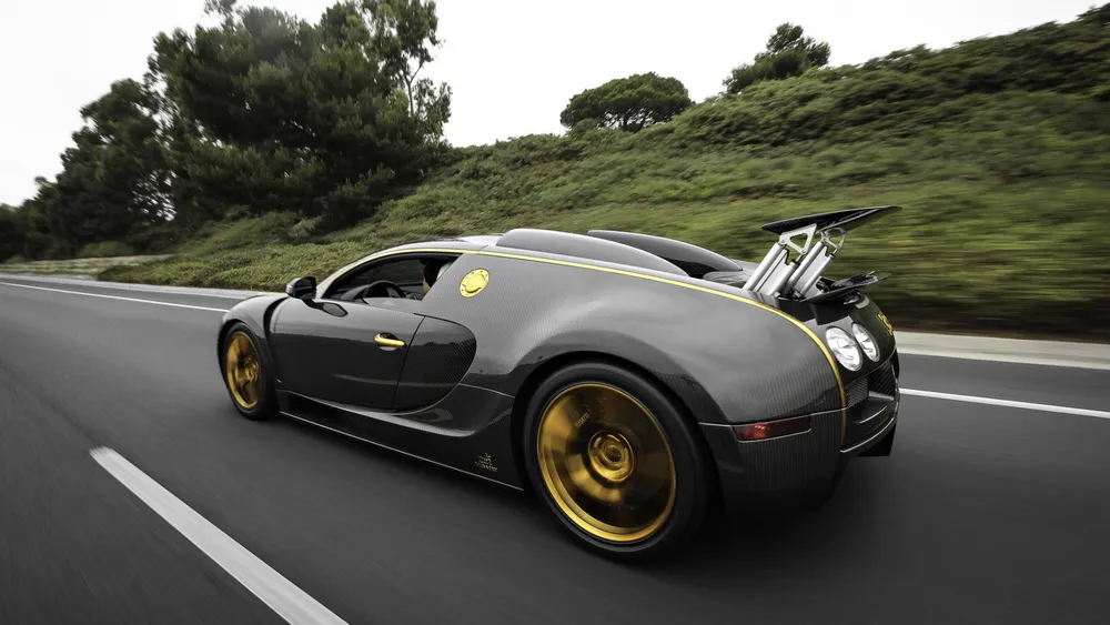 Wallpaper Bugatti Black and Gold 1024x1024