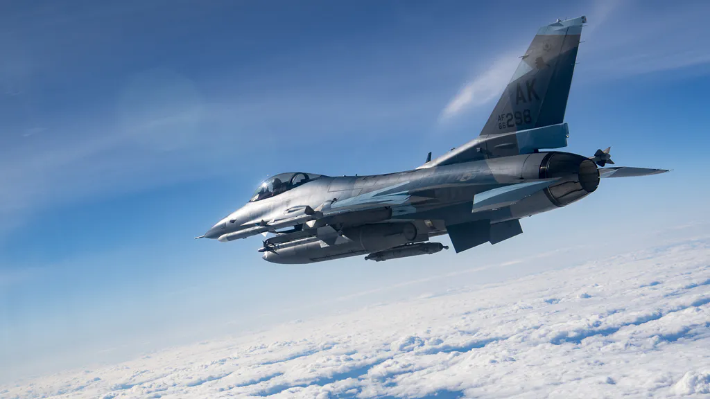 Обои на рабочий стол: F 16