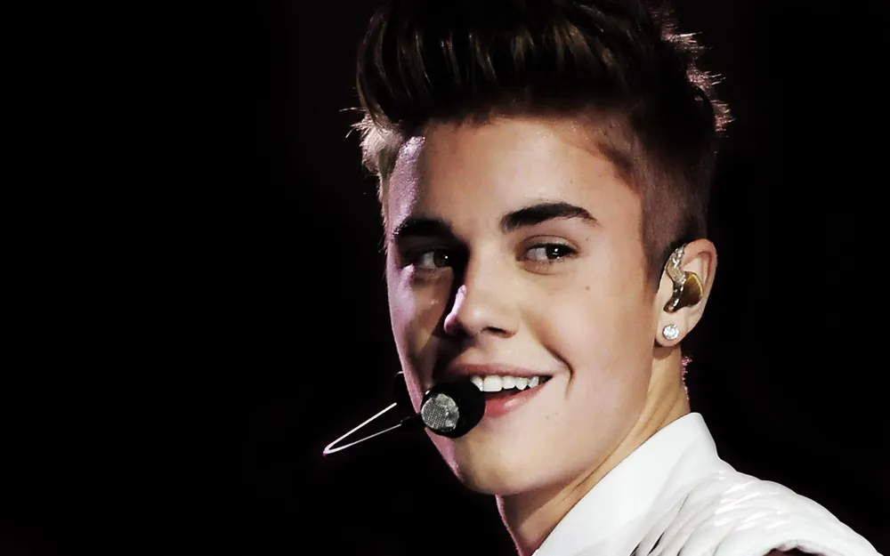 Обои Justin Bieber Singer 1920x1080