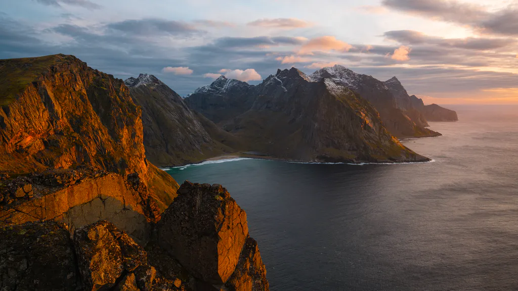 Шпалери для робочого столу: Мальовничий захід сонця над Атлетикою