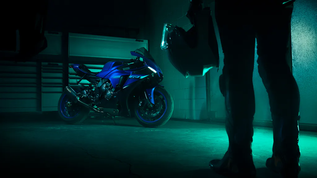 Обои на рабочий стол: Yamaha YZF R1
