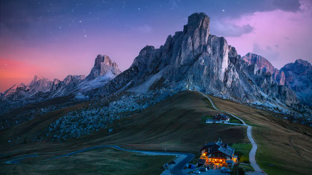 Обои на рабочий стол: Вечерний вид на горы