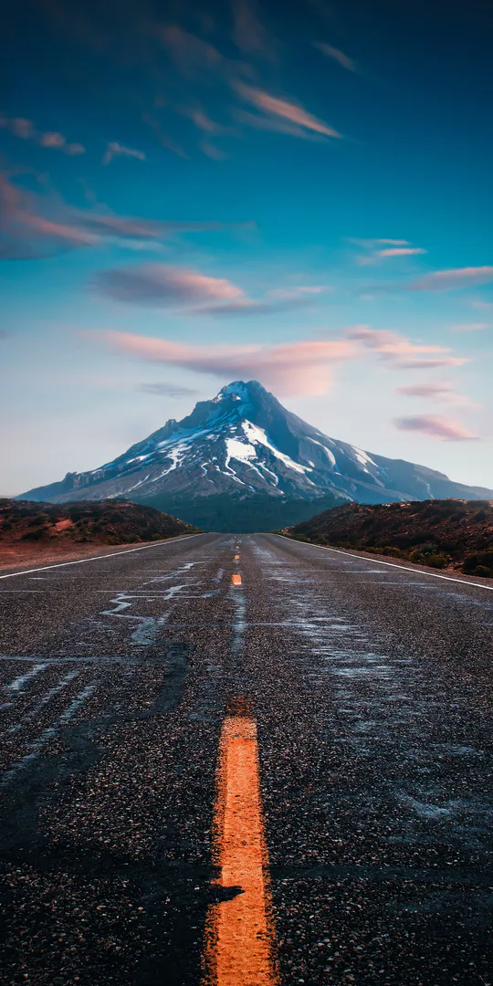 Обои на телефон: Вид на горную дорогу