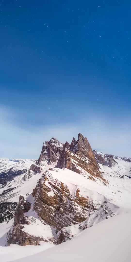 Обои на телефон: Снежные горные вершины