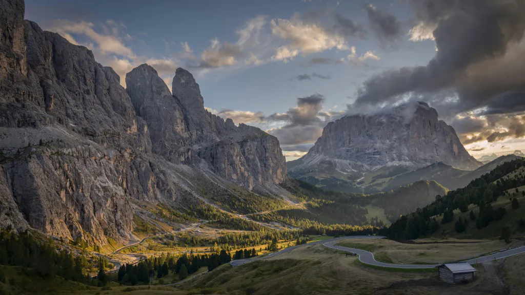 Обои на рабочий стол: Вечер в горах