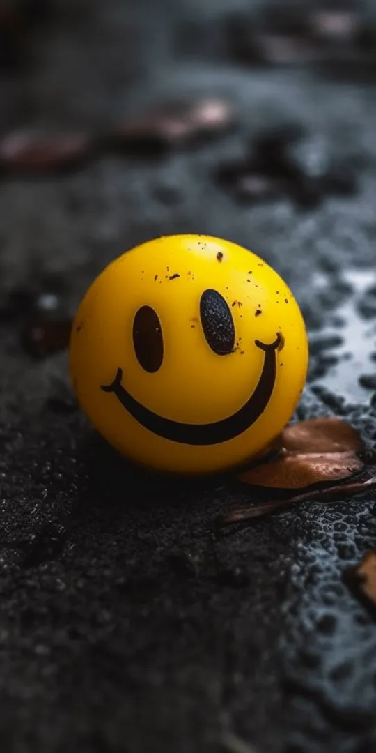 Обои на телефон: Улыбающийся мяч