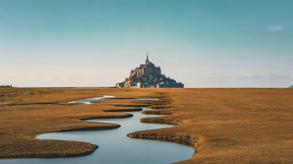 Шпалери для робочого столу: Mont Saint Michel у затоці