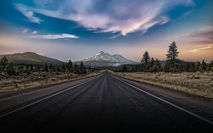 Mount Shasta, Заснеженная гора, Горный пейзаж, Шоссе, Сосновый лес, Драматическое небо, Калифорния