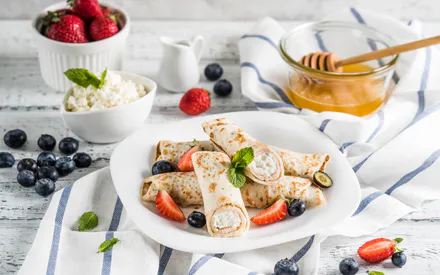 Блины с сыром, Завтраком, Ягодами, Клубникой, Медом