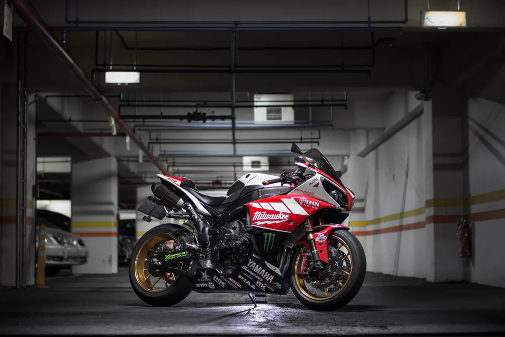 Wallpaper Yamaha Yzf R1 828x1792