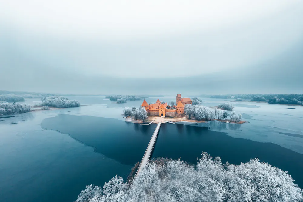 Wallpaper Winter castle 1680x1260