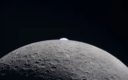 Луна, Лунная поверхность, Кратеры, Темное небо, Космос, Amoled, Восходящий диск