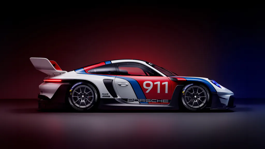 Обои на рабочий стол: Гоночный Porsche 911