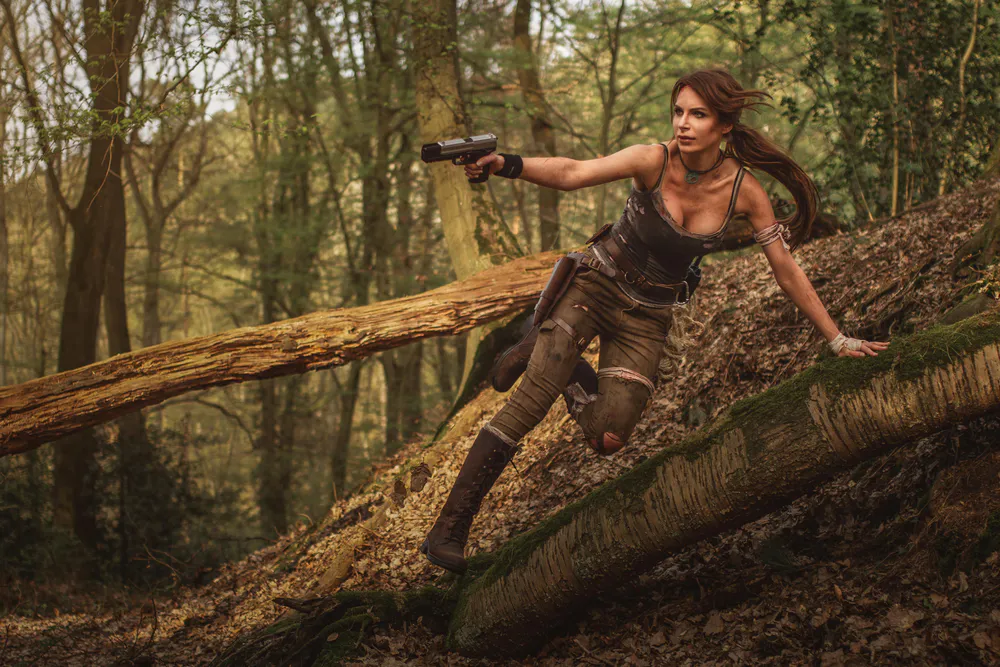 Шпалери Tomb Raider Cosplay Lara Croft 720x1280