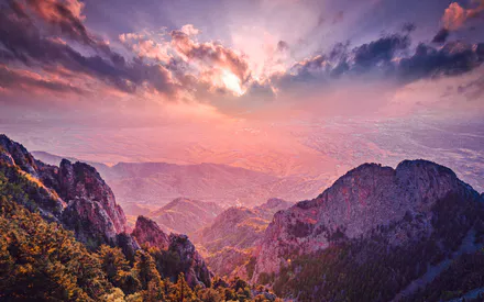 Горы, Долина, Скалы, Лес, Облака, Лучи света, Панорама, Теплые цвета