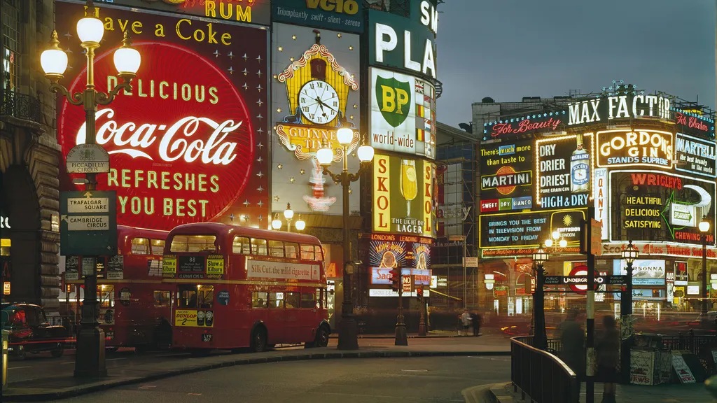 Шпалери для робочого столу: Нічні вогні Пікаділлі