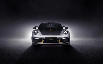 Porsche 911, Techart, Порше, Спорткар, Суперкар, Тюнинг, Обвес, Передний вид, Фары, Включенные фары, Темный фон, Студийная съемка, Серый автомобиль, Черный капот, Золотые полосы, Авто, Машина, Транспорт, Роскошный автомобиль, Немецкий автомобиль