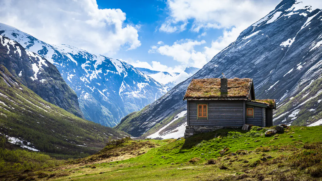 Desktop wallpaper: A hut in the mountains