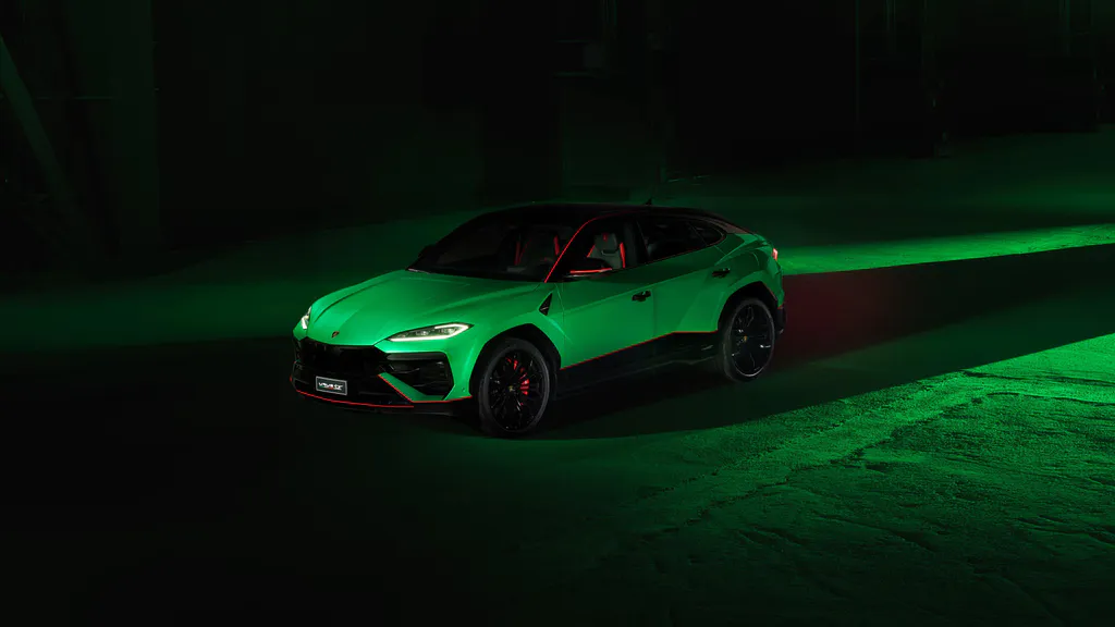 Обои на рабочий стол: Lamborghini Urus SE