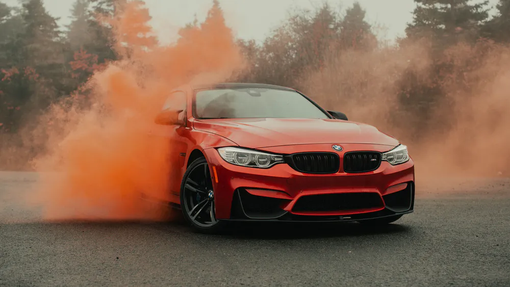 Обои Bmw 1366x768