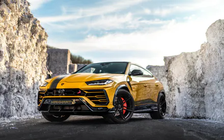 Lamborghini Urus, Тюнинг, Желтый автомобиль, Спорткар, Суперкар, Черные полосы, Скалы, Роскошный автомобиль
