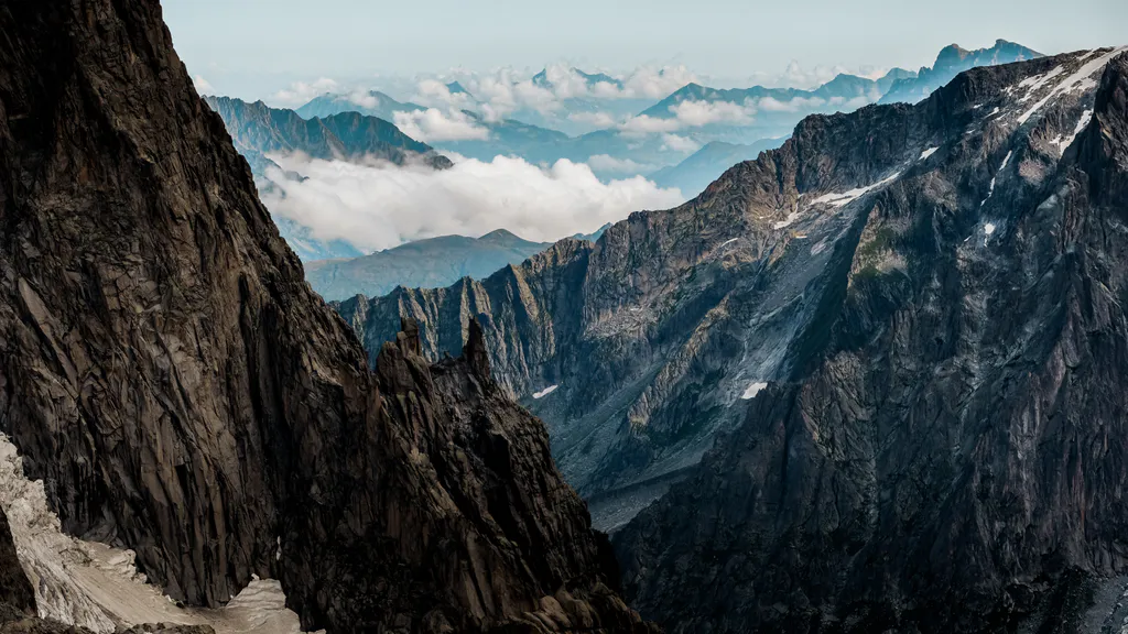 Desktop wallpaper: Mountains